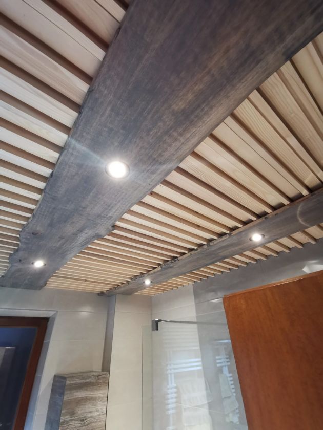 plafond-à-claire-voie-en-bois-massif-menuiserie-boeckel