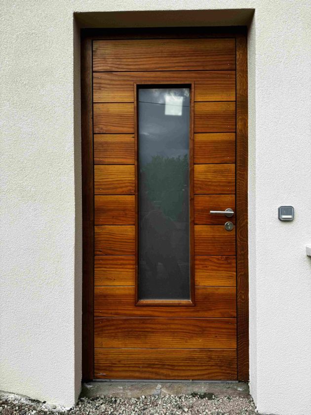 Porte-extérieure-bois-massif-menuiserie-boeckel