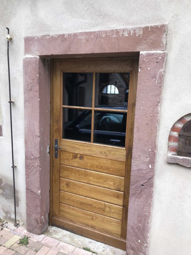 Porte-d-entrée-bois-massif-menuiserie-boeckel