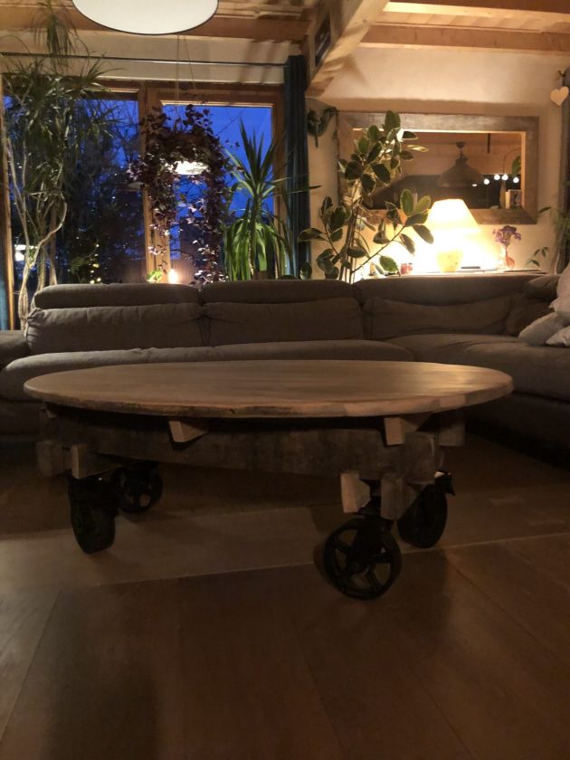 table-basse-sur-roulettes-bois-de-chêne-vieux-foudre-menuiserie-boeckel