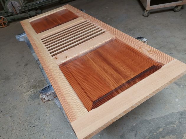 Volet-à-persiennes-en-bois-massif-menuiserie-boeckel